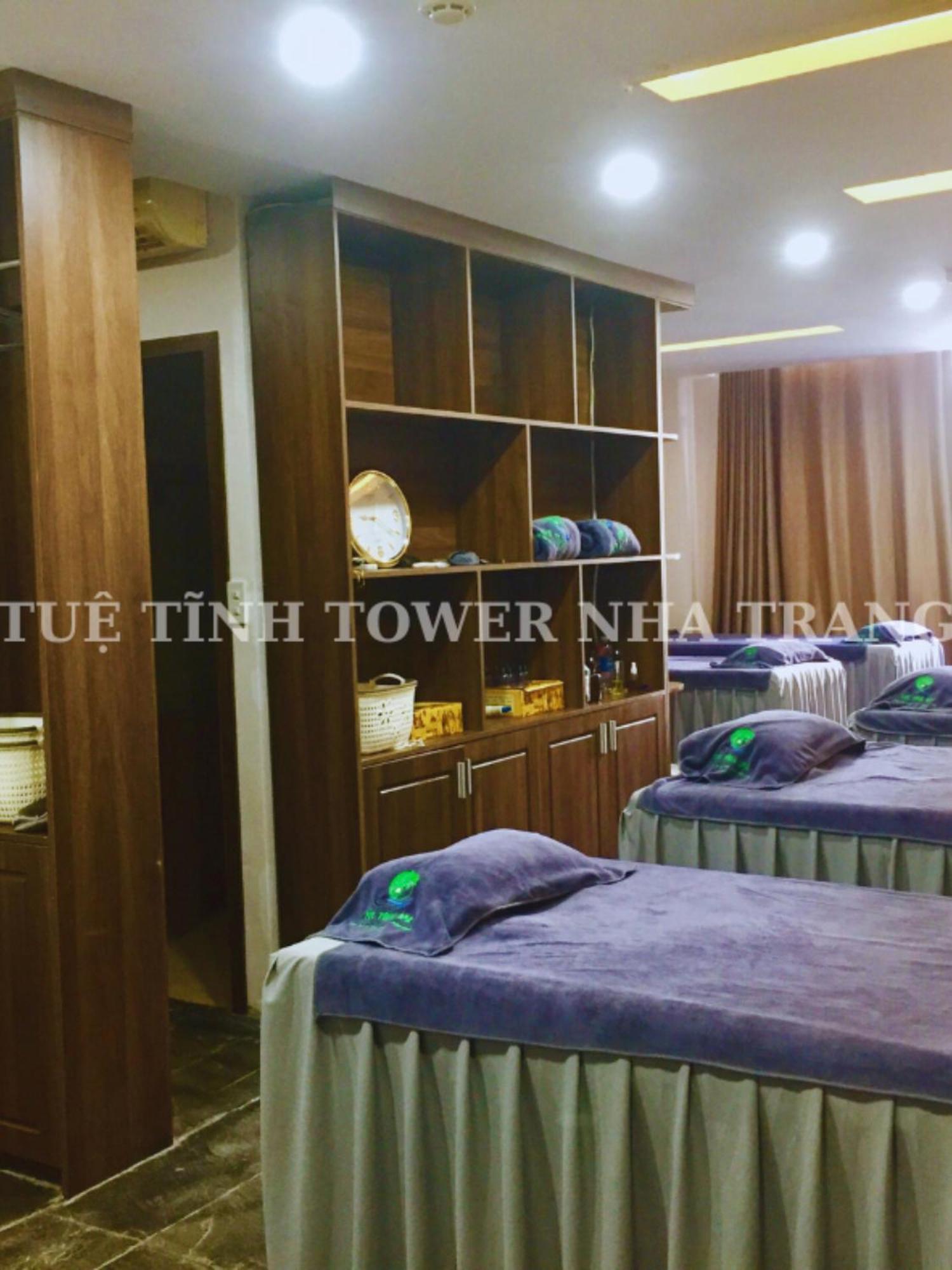 Tue Tinh Hotel Nha Trang Luaran gambar
