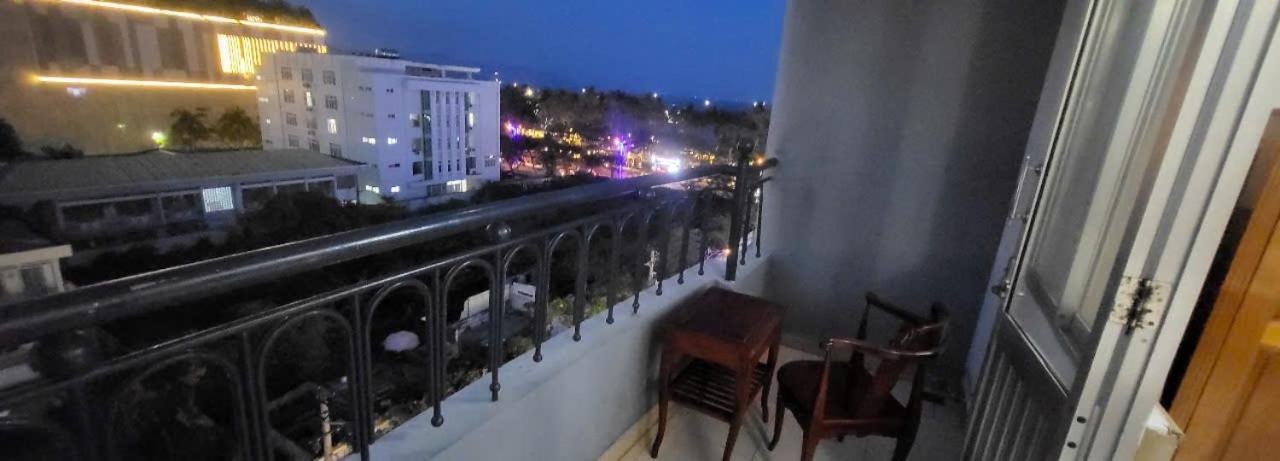 Tue Tinh Hotel Nha Trang Luaran gambar