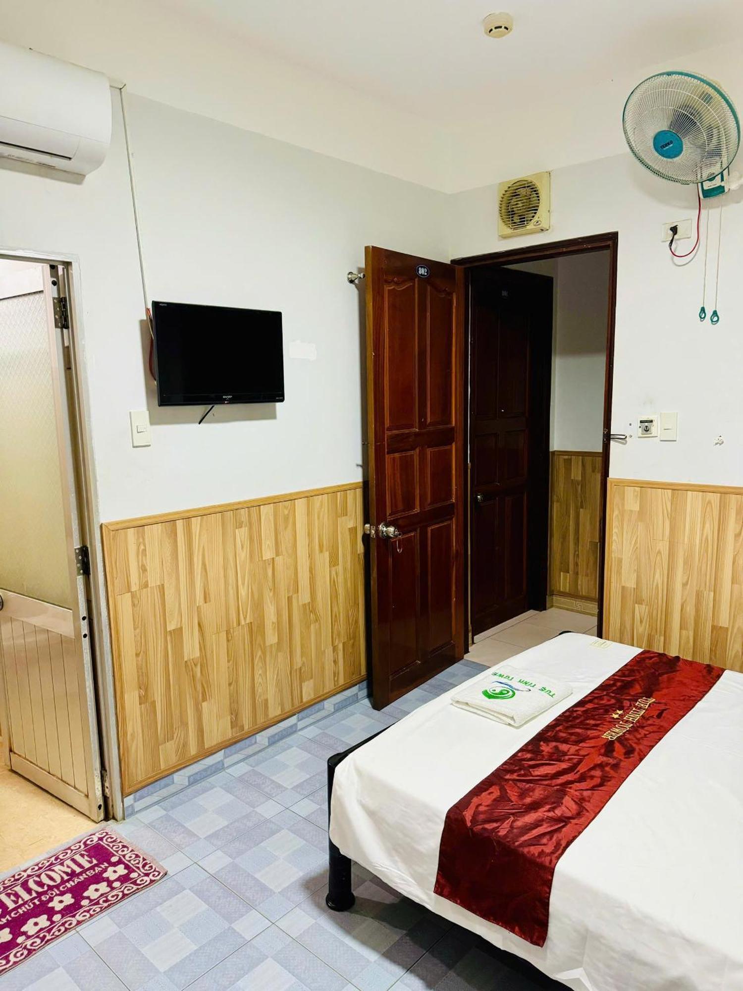 Tue Tinh Hotel Nha Trang Luaran gambar