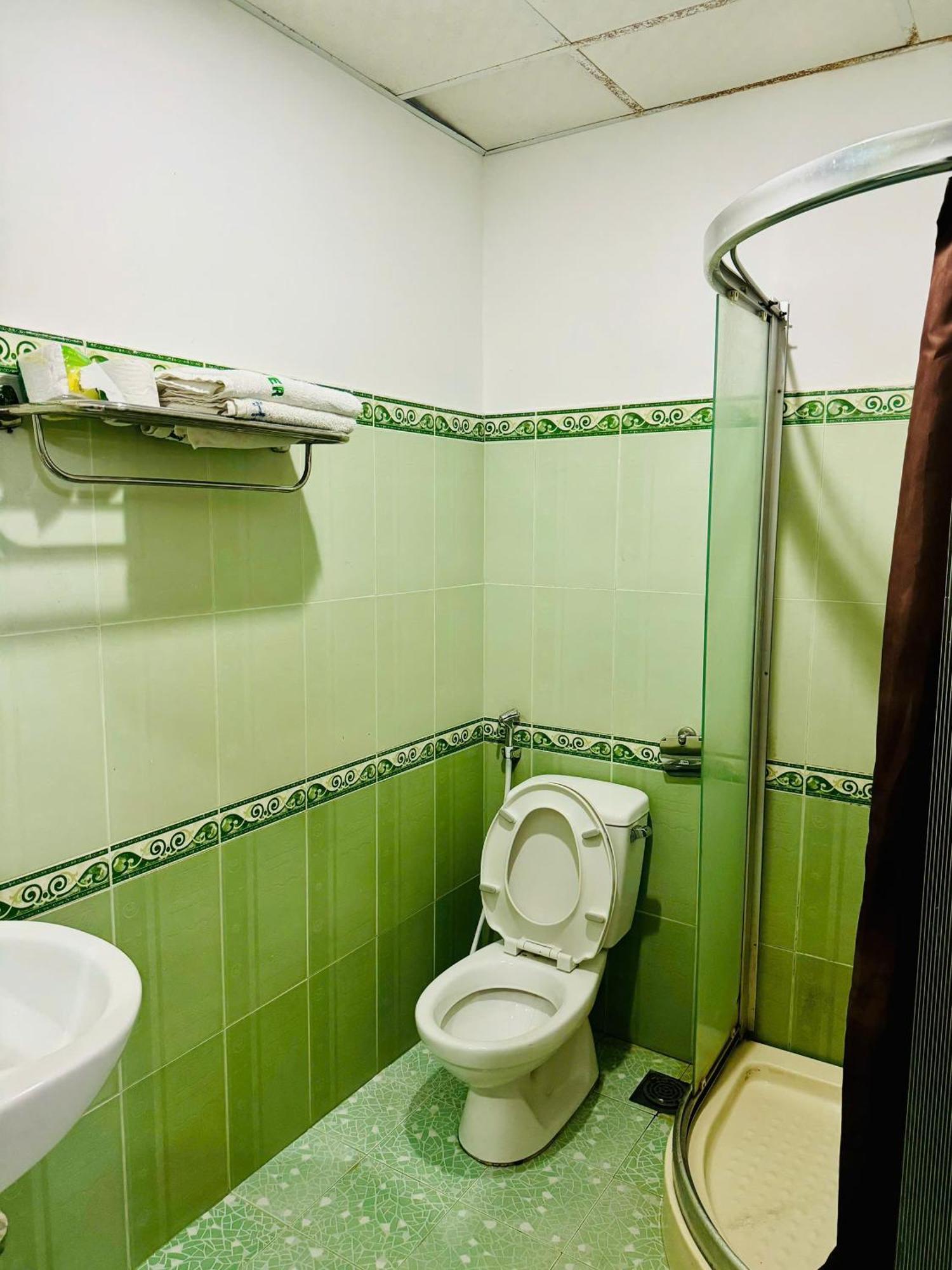 Tue Tinh Hotel Nha Trang Luaran gambar